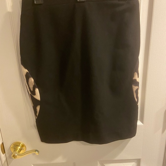 Diane Von Furstenberg Black and Cream Pencil Wool and Silk Skirt size 8.  EUC - Picture 3 of 10